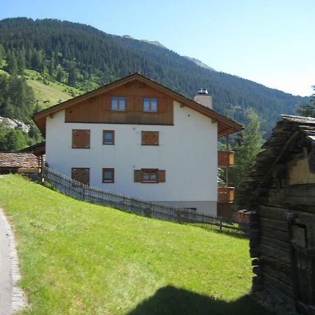 Dachwohnung Unterem Hoereli Vals Luaran gambar